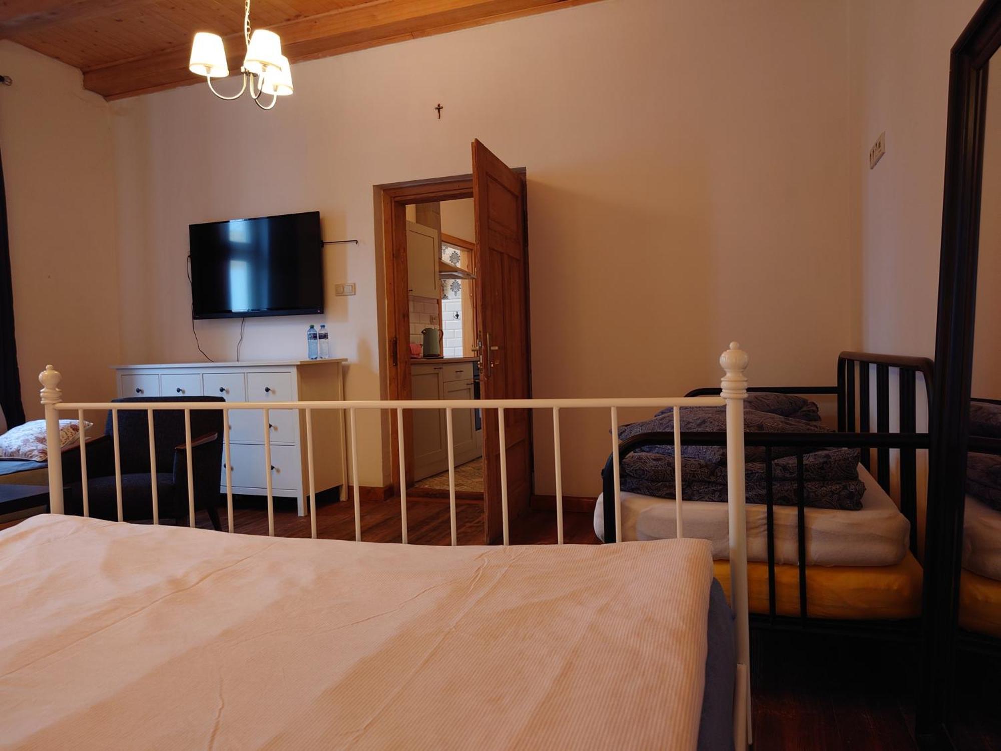 Apartamenty Przy Stonehenge Sosnowiec Ruang foto