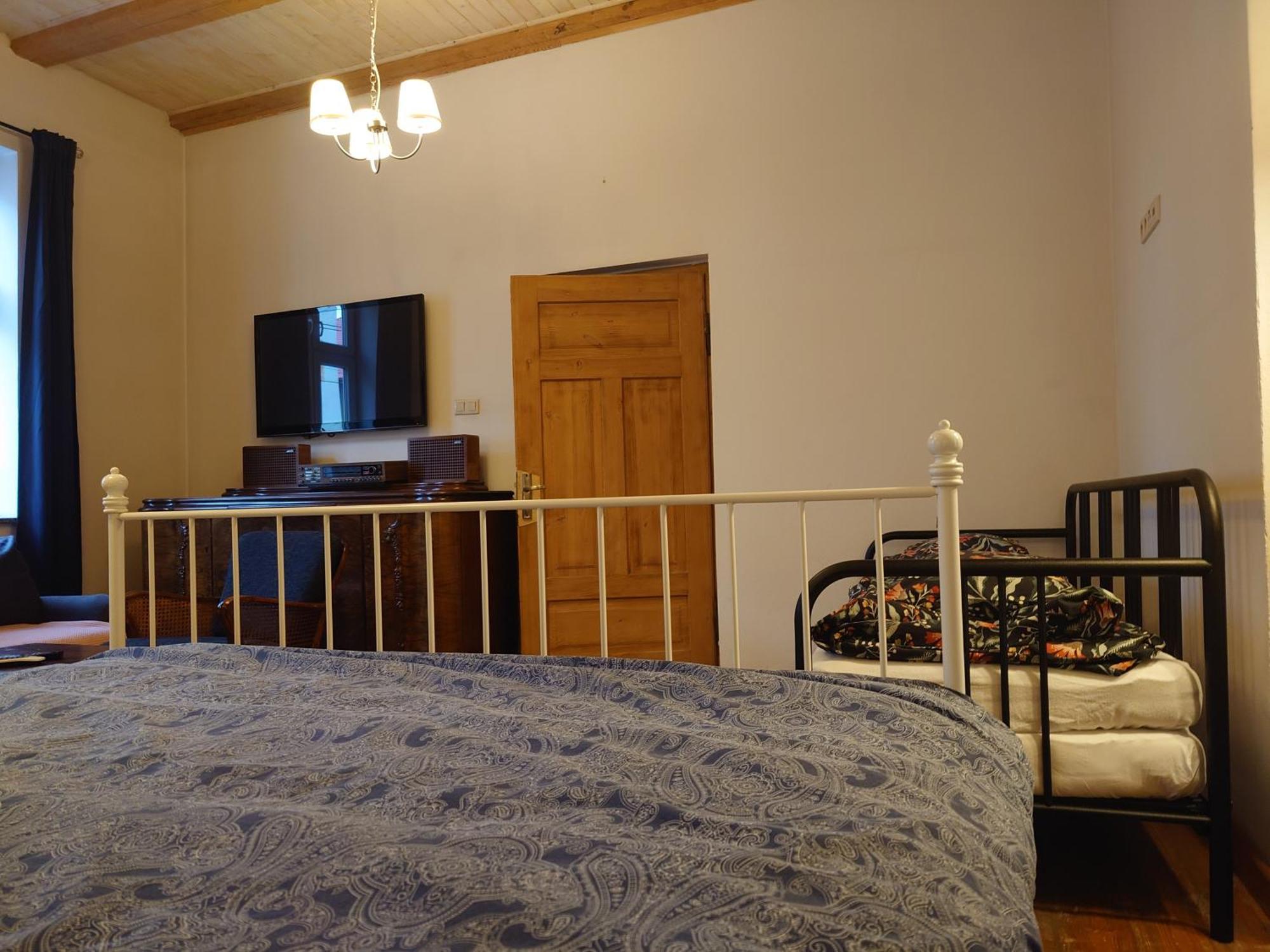 Apartamenty Przy Stonehenge Sosnowiec Ruang foto