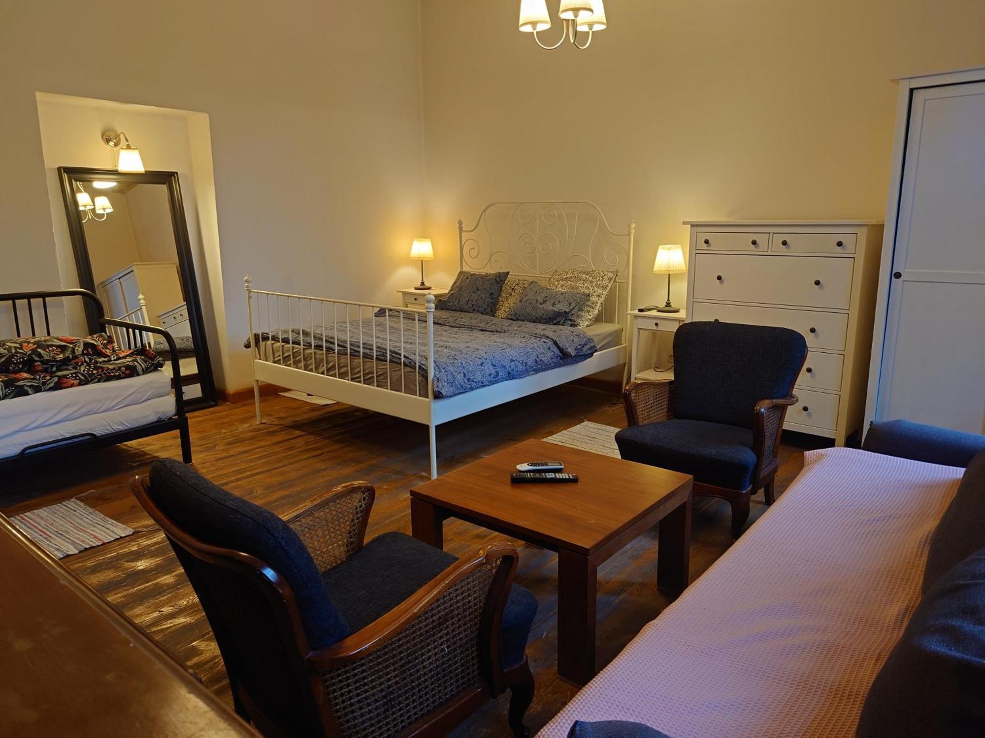 Apartamenty Przy Stonehenge Sosnowiec Ruang foto