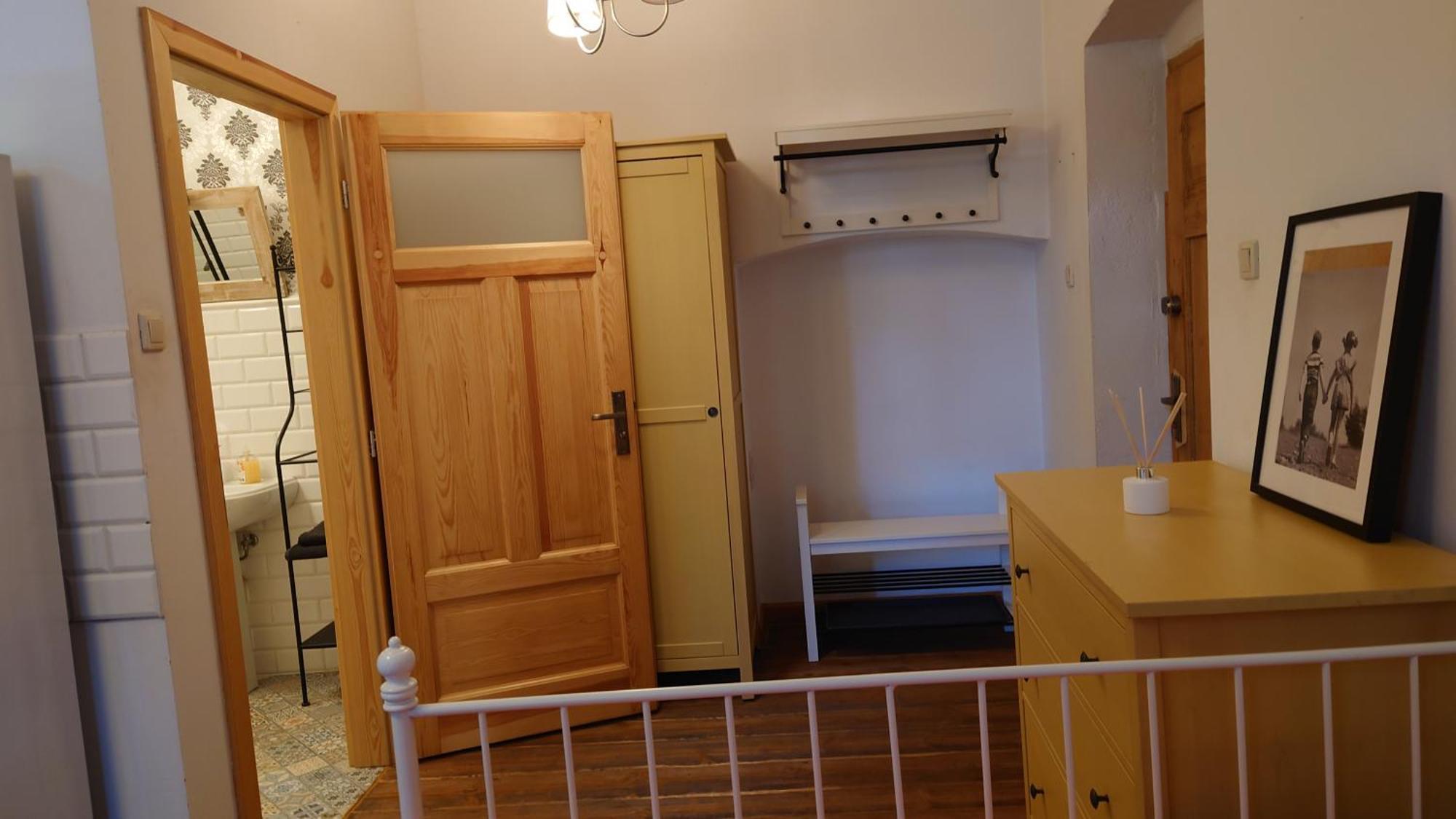 Apartamenty Przy Stonehenge Sosnowiec Ruang foto
