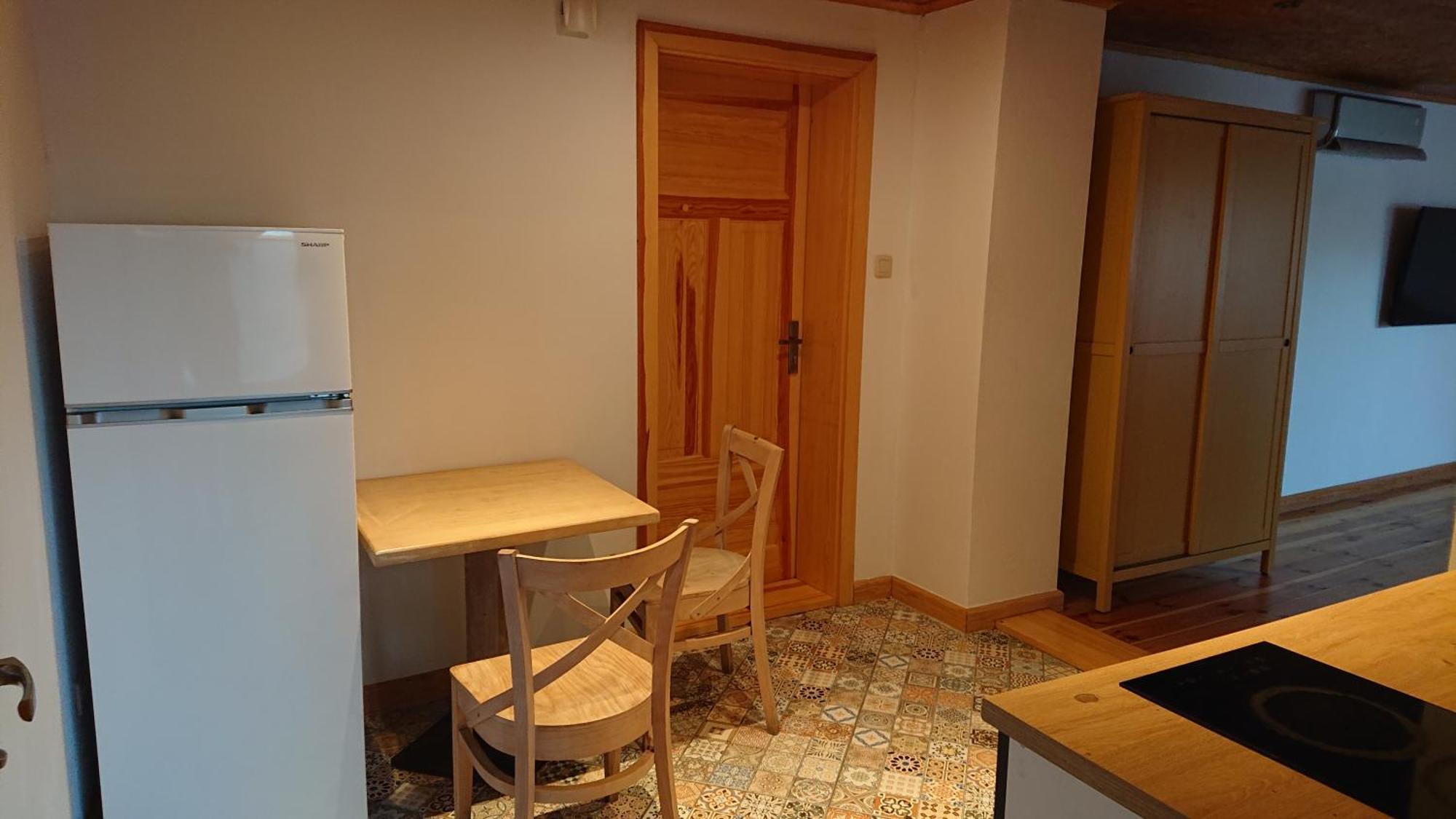 Apartamenty Przy Stonehenge Sosnowiec Ruang foto